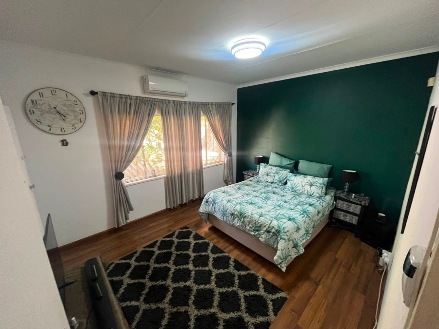 3 Bedroom Property for Sale in Geelhoutpark North West